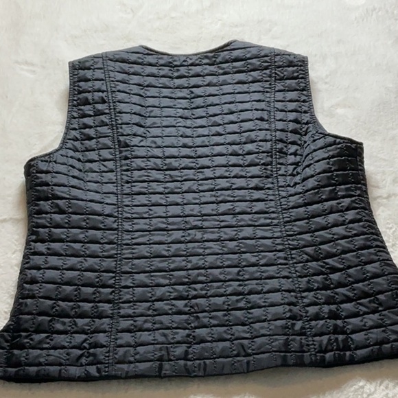 Black Puffer Vest with Horizontal Quilting and Zip Closure - Picture 5 of 5